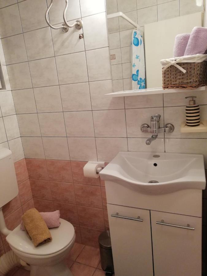 Hotel Apartman Komadina Makarska Exterior foto