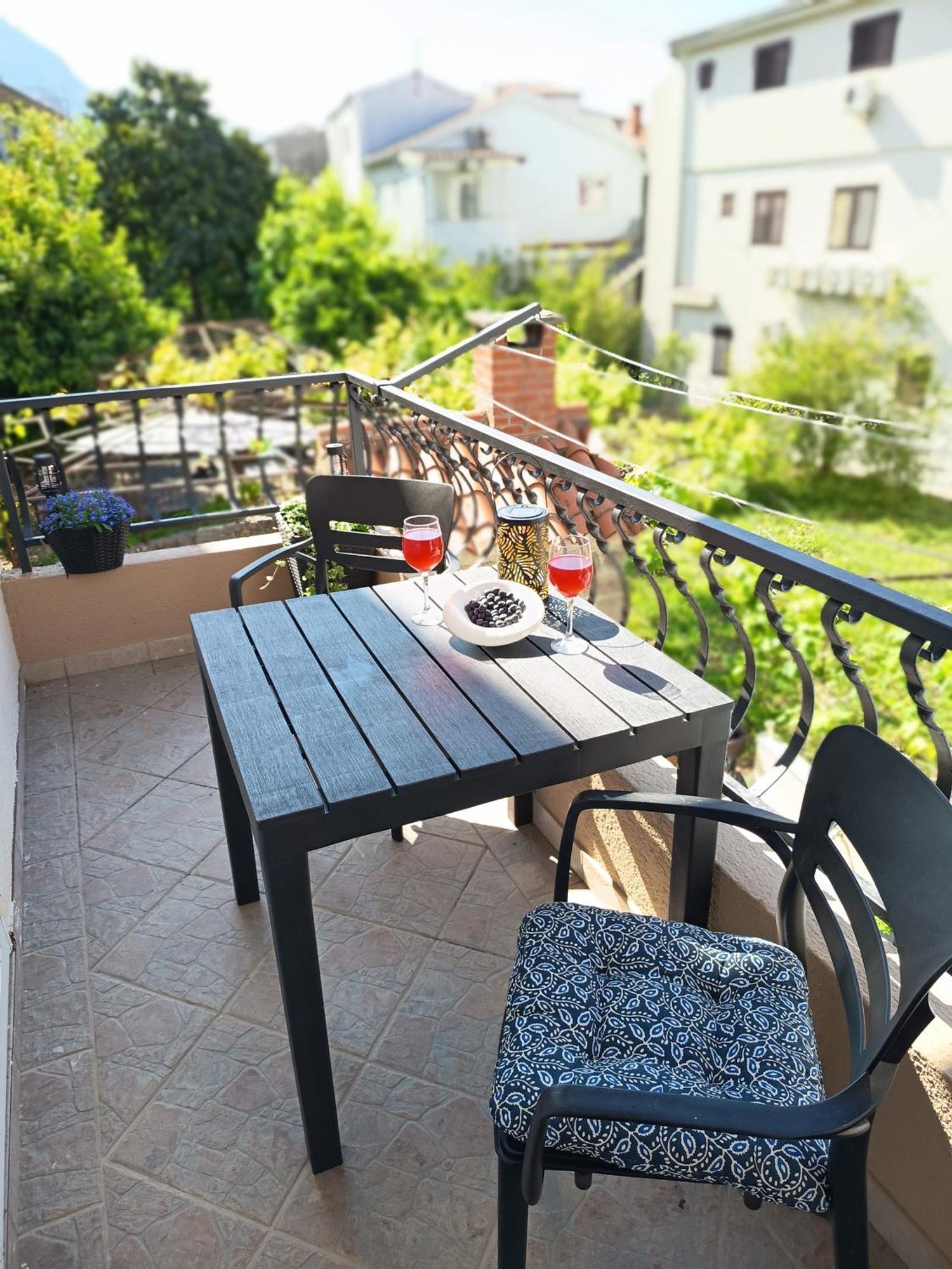 Hotel Apartman Komadina Makarska Exterior foto