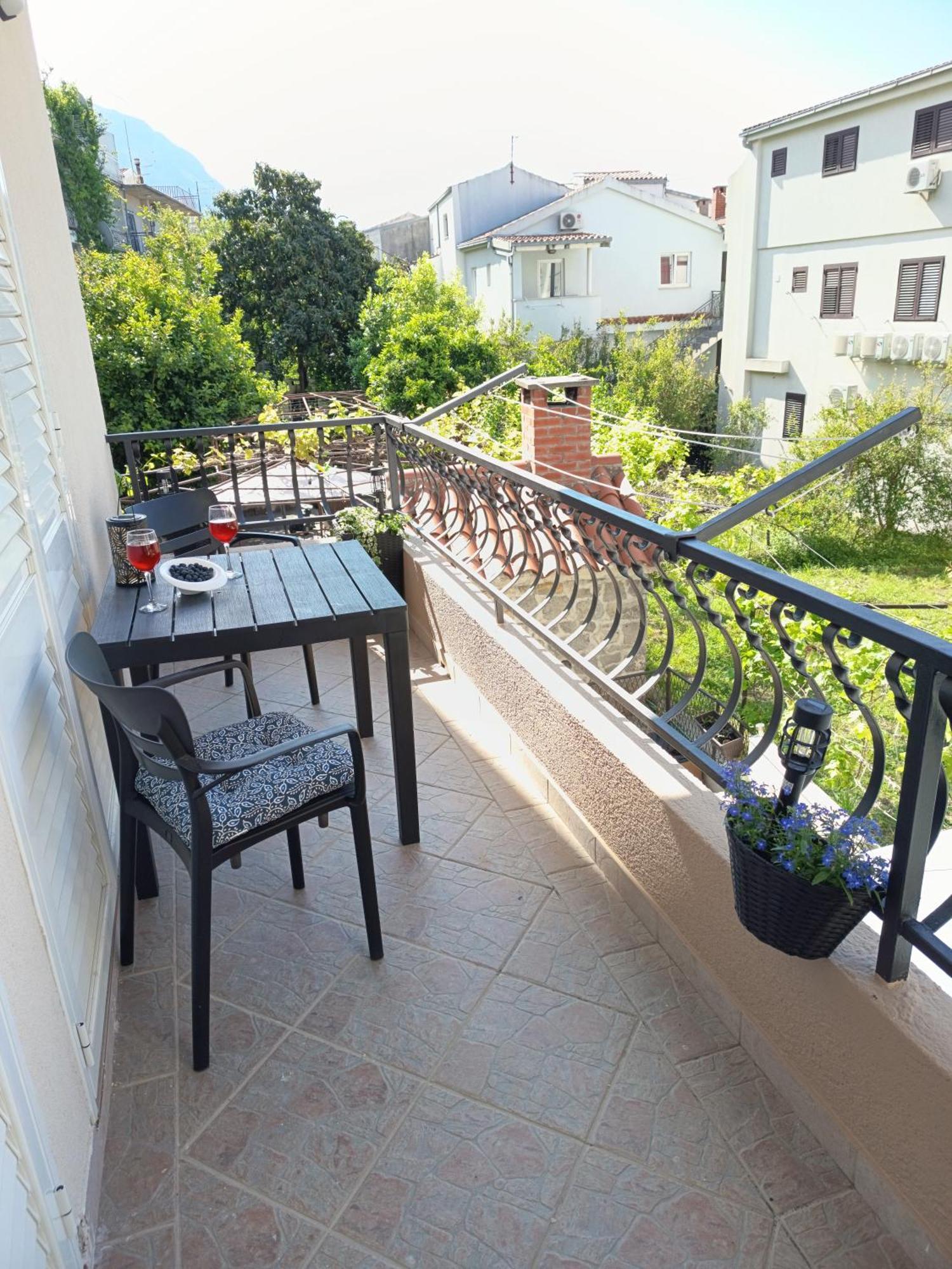 Hotel Apartman Komadina Makarska Exterior foto